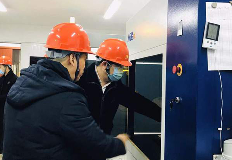 熱烈歡迎陜西雙創(chuàng)總經(jīng)理汪建川蒞臨哈工三維參觀指導(dǎo)！
